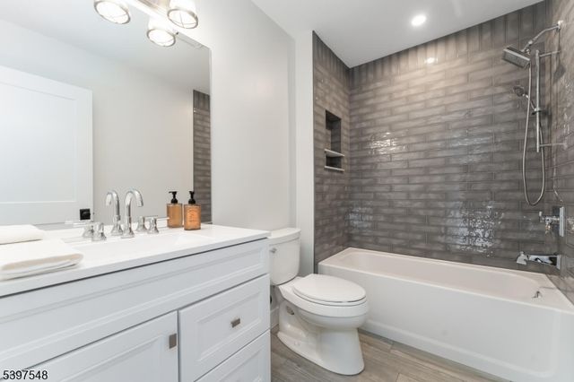 319 Sweet Hollow Rd, Holland Twp., NJ 08848