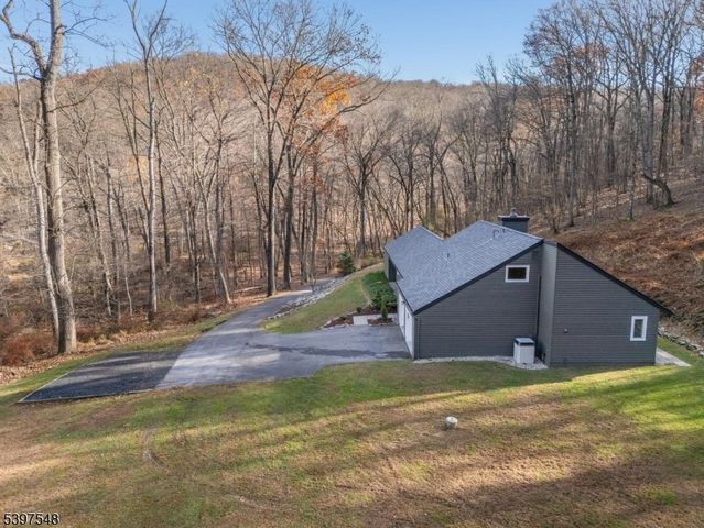 319 Sweet Hollow Rd, Holland Twp., NJ 08848