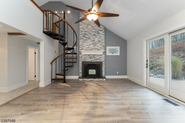 319 Sweet Hollow Rd, Holland Twp., NJ 08848