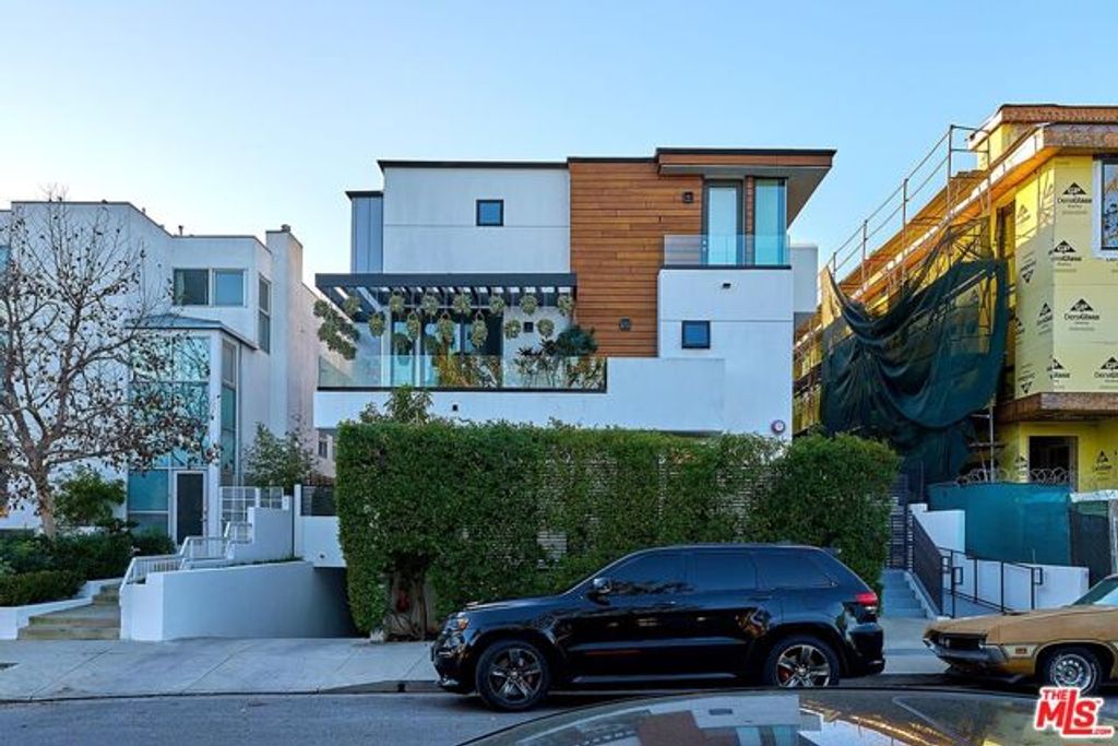 829 N Martel Avenue 5, Los Angeles, CA 90046