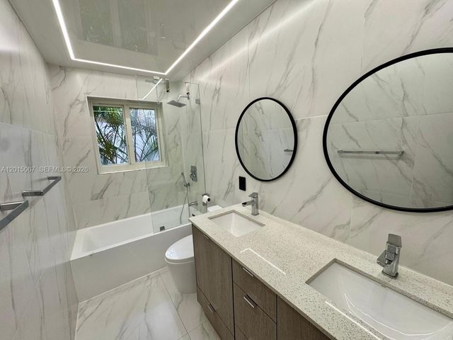 935 Weeping Willow Way, Hollywood, FL 33019