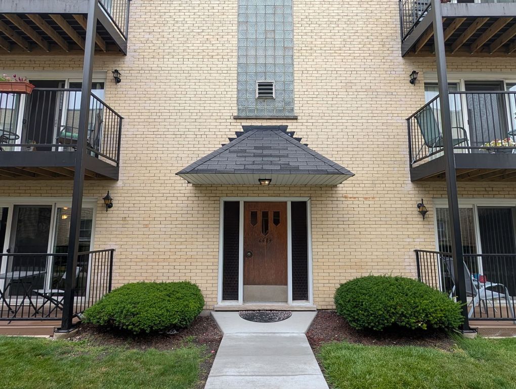 6484 N Northwest Highway 7, Chicago, IL 60631