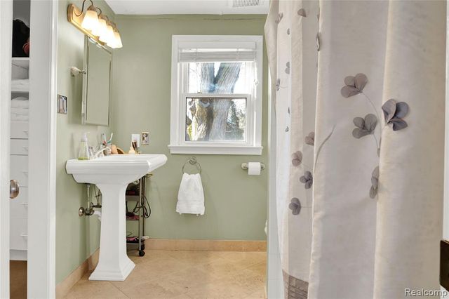 1556 Stanley Boulevard, Birmingham, MI 48009