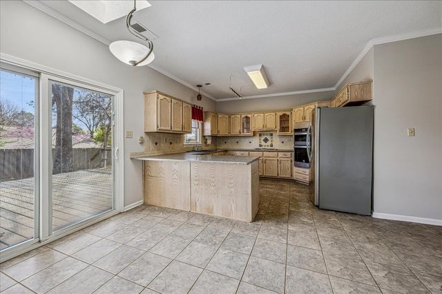 8831 WOOD MILLS CV E, Memphis, TN 38016