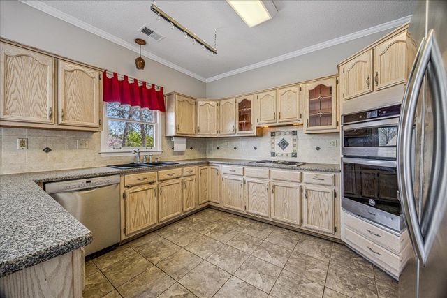 8831 WOOD MILLS CV E, Memphis, TN 38016