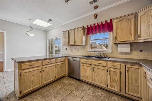 8831 WOOD MILLS CV E, Memphis, TN 38016