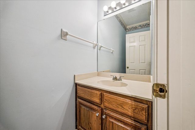 8831 WOOD MILLS CV E, Memphis, TN 38016