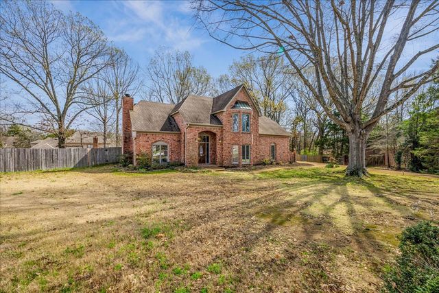 8831 WOOD MILLS CV E, Memphis, TN 38016