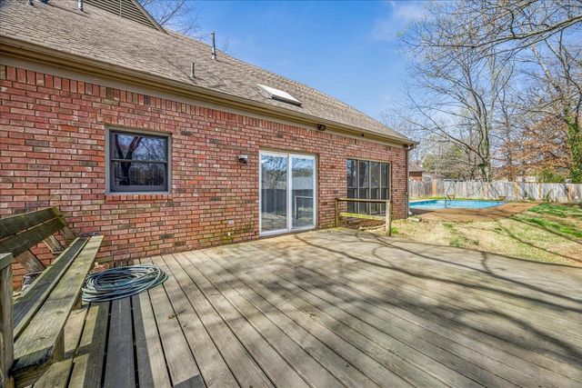 8831 WOOD MILLS CV E, Memphis, TN 38016