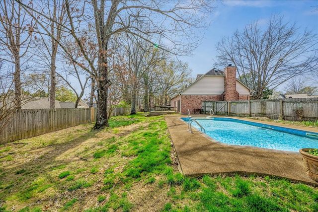 8831 WOOD MILLS CV E, Memphis, TN 38016