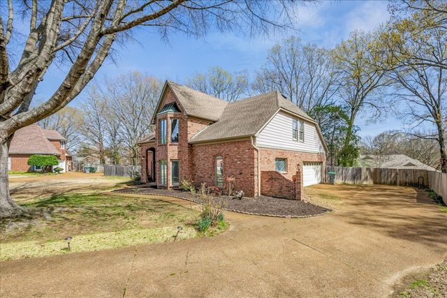 8831 WOOD MILLS CV E, Memphis, TN 38016