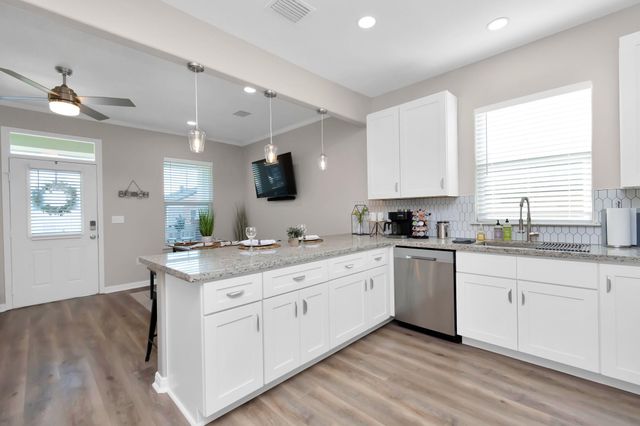 5322 Avenue K, Galveston, TX 77551