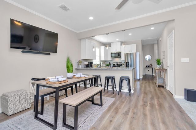 5322 Avenue K, Galveston, TX 77551