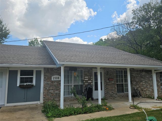 208 N Ellis Street, Lancaster, TX 75146