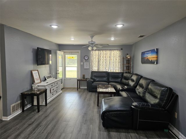 208 N Ellis Street, Lancaster, TX 75146