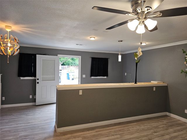 208 N Ellis Street, Lancaster, TX 75146