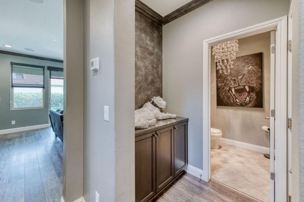 Image 11 of property listing at 273 Meridian Avenue, Madera, CA 93636