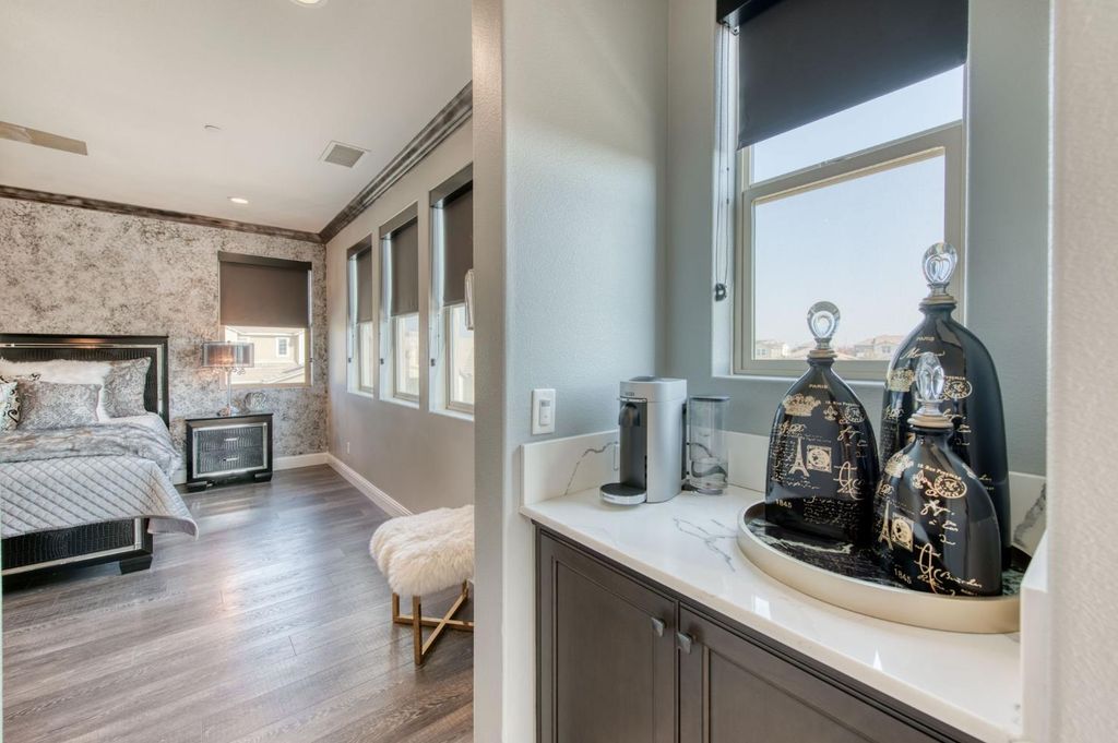 Image 25 of property listing at 273 Meridian Avenue, Madera, CA 93636