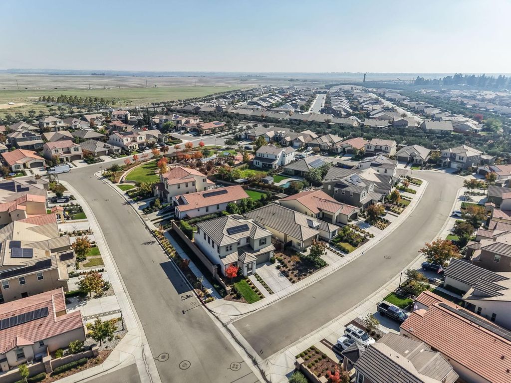 Image 53 of property listing at 273 Meridian Avenue, Madera, CA 93636