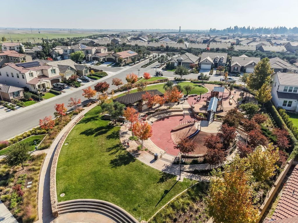 Image 54 of property listing at 273 Meridian Avenue, Madera, CA 93636