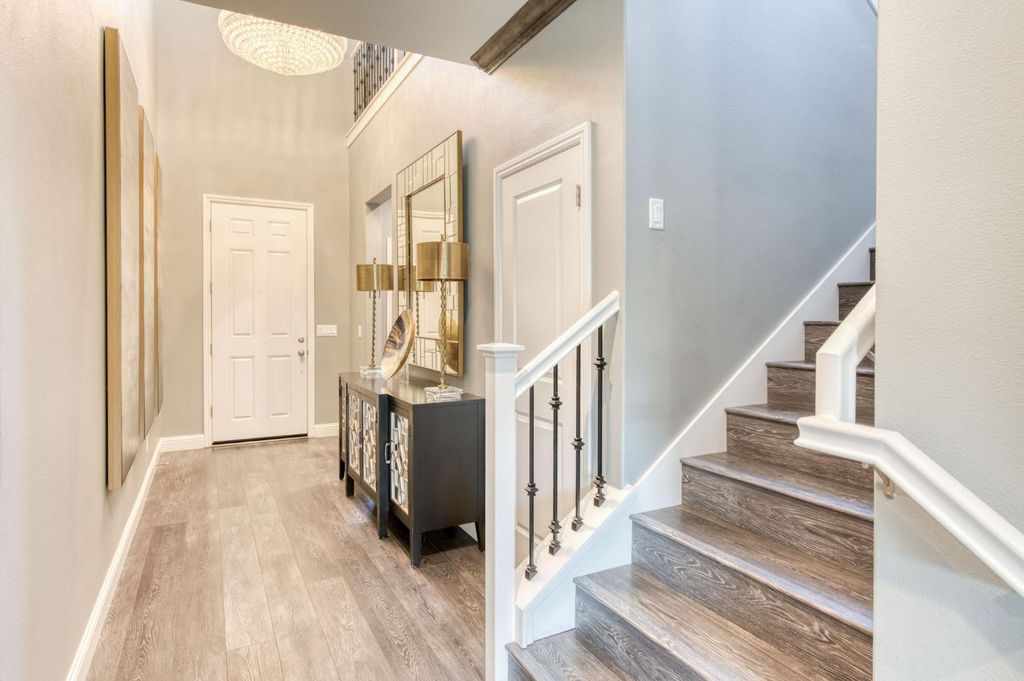 Image 6 of property listing at 273 Meridian Avenue, Madera, CA 93636