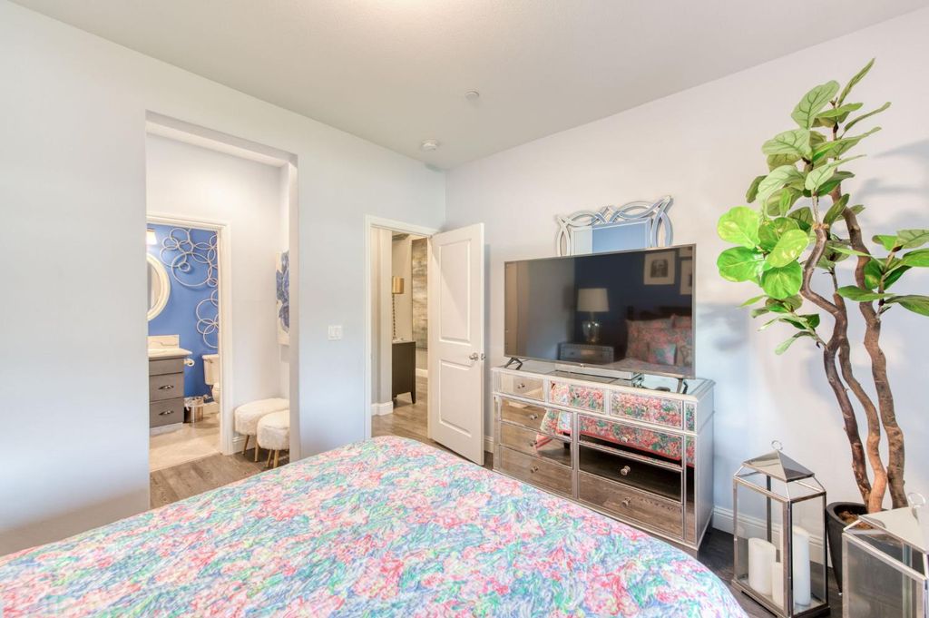 Image 8 of property listing at 273 Meridian Avenue, Madera, CA 93636