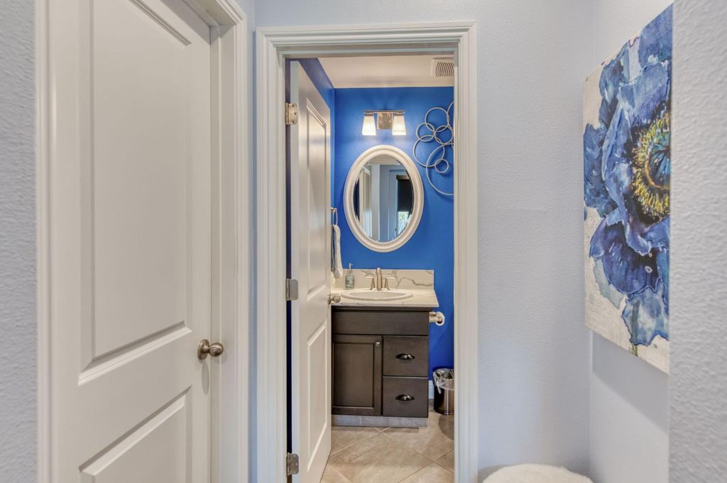 Image 9 of property listing at 273 Meridian Avenue, Madera, CA 93636