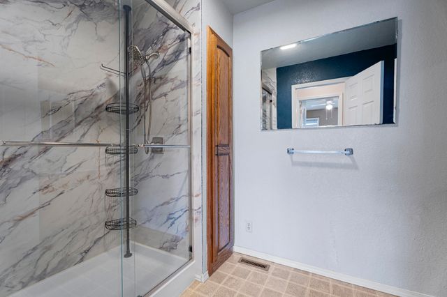 1014 Red Bud Drive, Grove, OK 74344