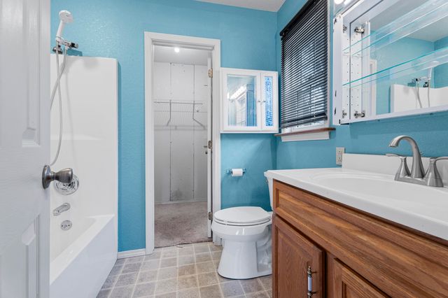 1014 Red Bud Drive, Grove, OK 74344