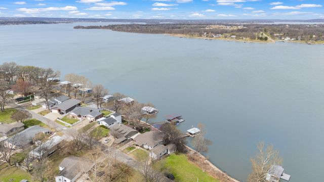 1014 Red Bud Drive, Grove, OK 74344