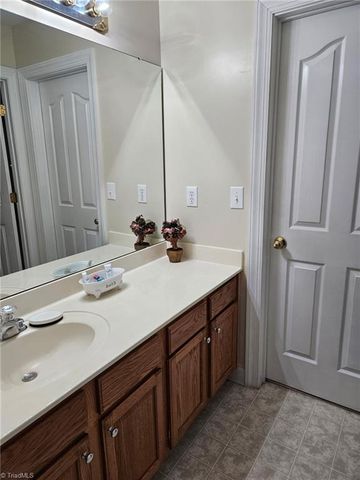 108 Olde Salem Drive, Jamestown, NC 27282