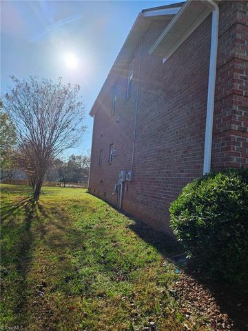 108 Olde Salem Drive, Jamestown, NC 27282