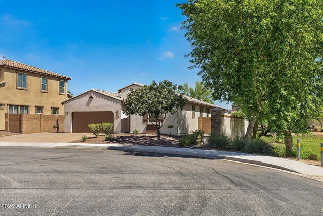 16118 W CAMERON Drive, Surprise, AZ 85379