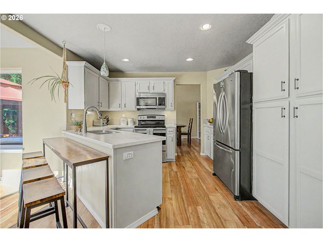17858 Sw RICHARD Ct, Beaverton, OR 97007