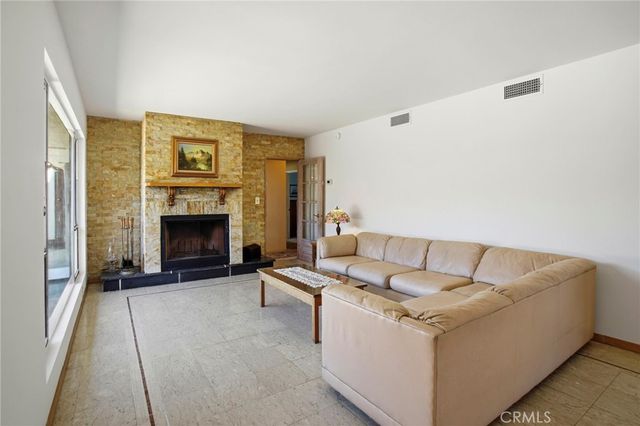8525 Mcconnell, Los Angeles, CA 90045