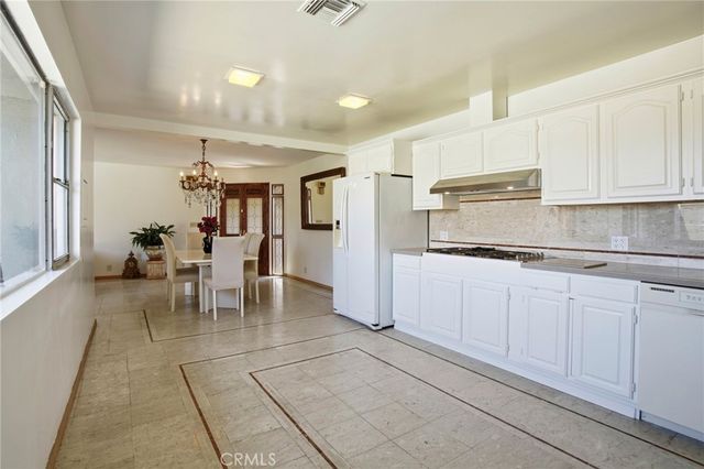 8525 Mcconnell, Los Angeles, CA 90045