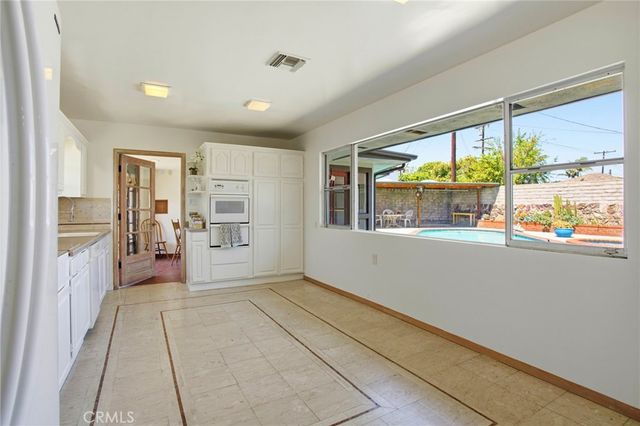 8525 Mcconnell, Los Angeles, CA 90045