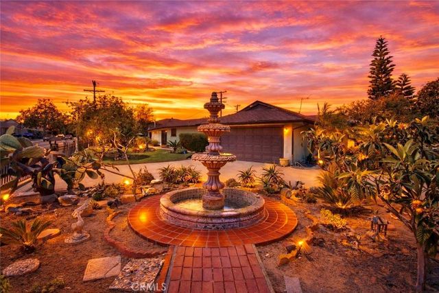 8525 Mcconnell, Los Angeles, CA 90045
