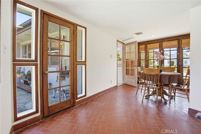 8525 Mcconnell, Los Angeles, CA 90045