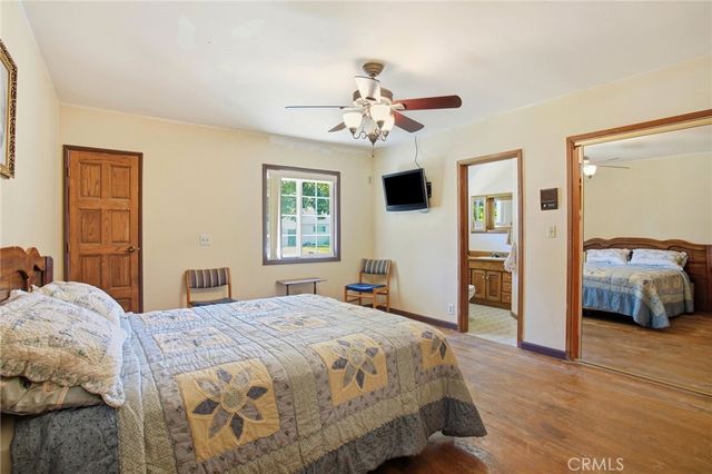 8525 Mcconnell, Los Angeles, CA 90045