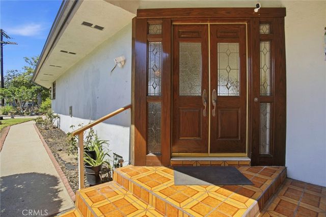 8525 Mcconnell, Los Angeles, CA 90045