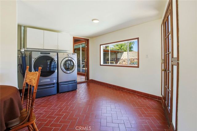8525 Mcconnell, Los Angeles, CA 90045
