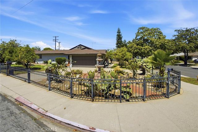 8525 Mcconnell, Los Angeles, CA 90045
