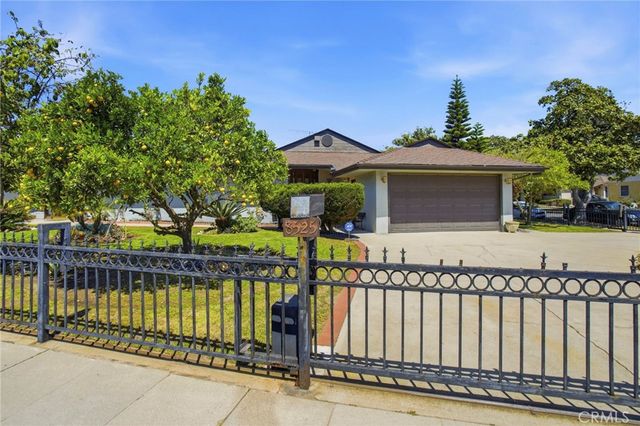 8525 Mcconnell, Los Angeles, CA 90045