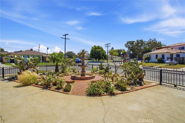 8525 Mcconnell, Los Angeles, CA 90045