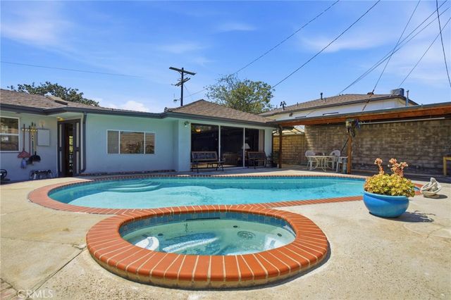 8525 Mcconnell, Los Angeles, CA 90045