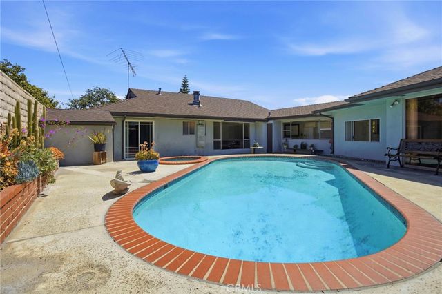 8525 Mcconnell, Los Angeles, CA 90045