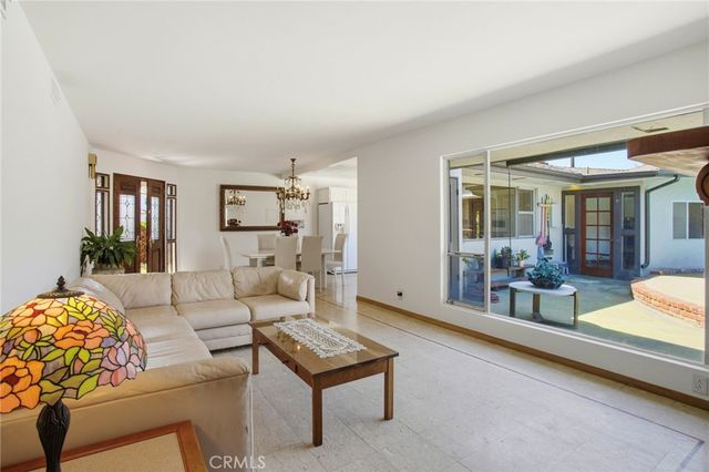 8525 Mcconnell, Los Angeles, CA 90045