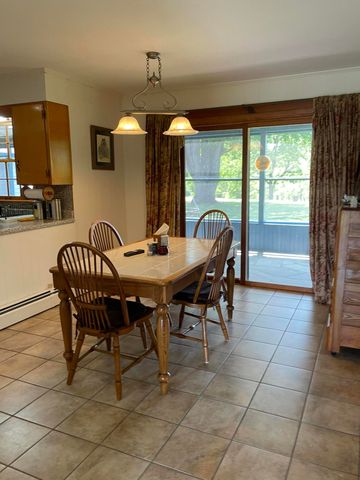 229 Rader RD, Troutville, VA 24175