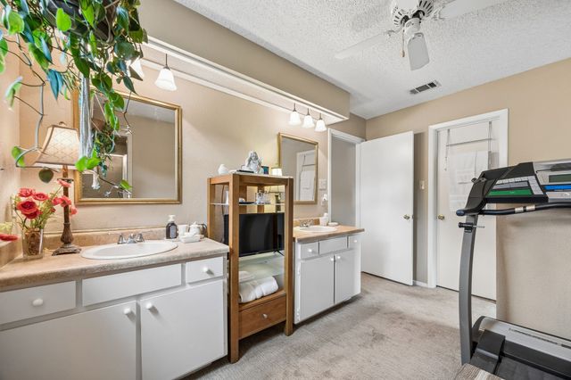 2709 Hedgeway Drive, Arlington, TX 76016